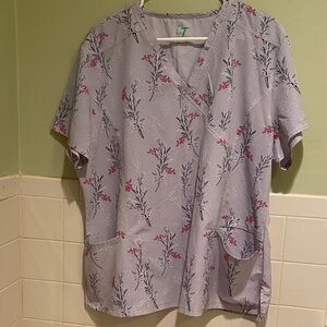 🩷GT Performance Floral Print Scrub Top Size 2X